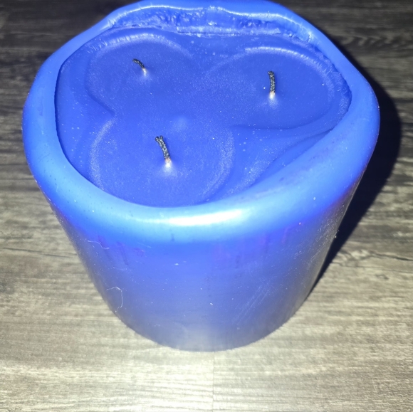 PartyLite 3 Wick Candle Grape Scent Used Once. - Picture 4 of 7